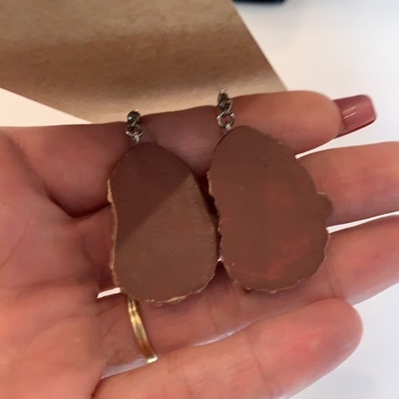 💐5/25 vintage retro Santa hat with glasses resin dangle earrings - Picture 4 of 6